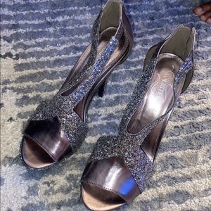 Heel never wore them